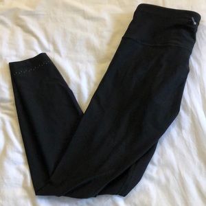 Black lululemon compression tights